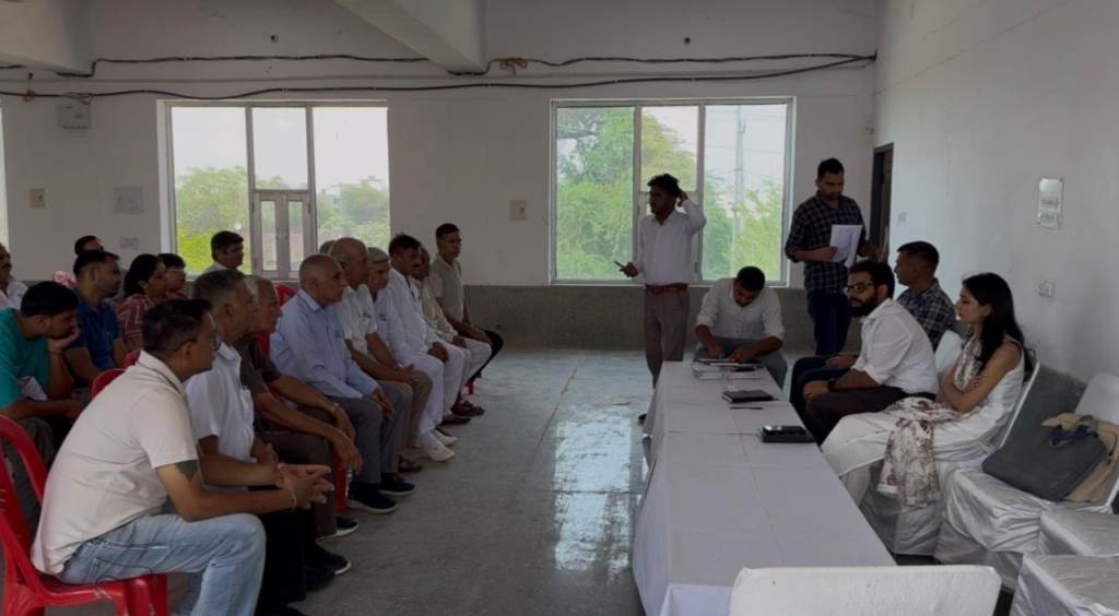 डीएमसी एवं एडीसी लक्षित सरीन ने नवगठित वार्ड कमेटी के सदस्यों के साथ की बैठकपहचान पत्र किए वितरित